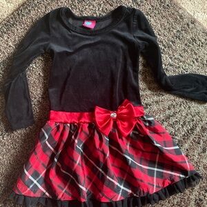 Girls Black Velvet Top with Red Plaid Skirt and Bow Size 4/5T $5